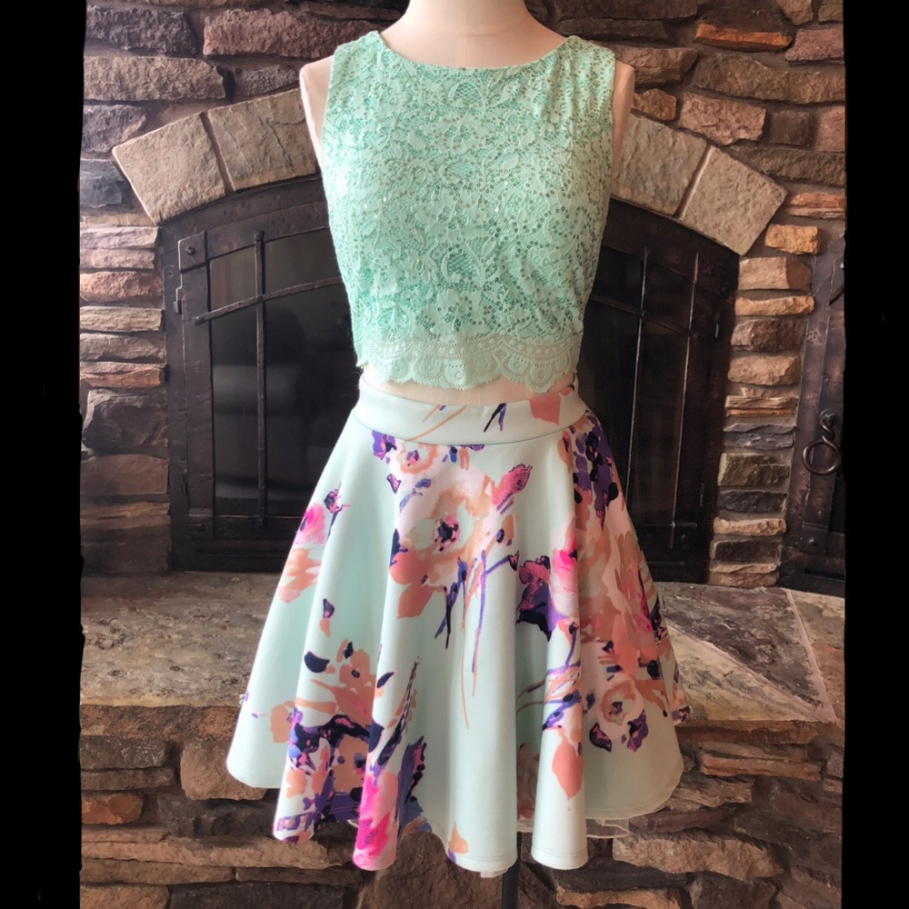 Homecoming, prom, formal dress